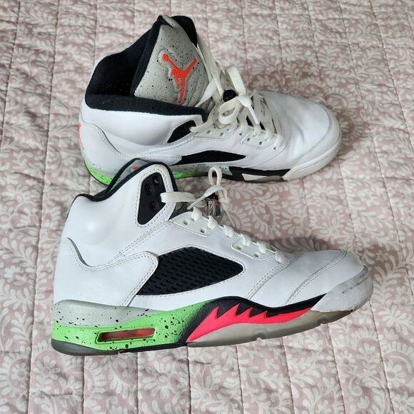 Jordan  5 Retro Poison Green Womens Sneakers - Picture 1 of 6